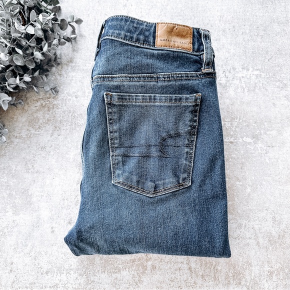 American Eagle Outfitters Denim - American Eagle Super High Rise Jegging Size 2